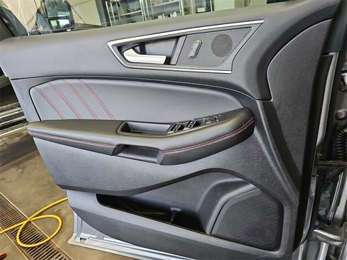 Used 2024 Ford Edge ST-Line image 27