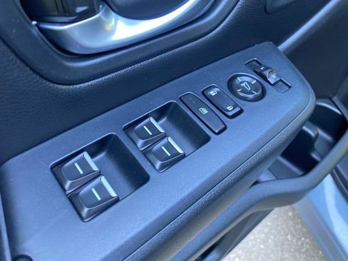 Used 2024 Honda Pilot Touring image 12