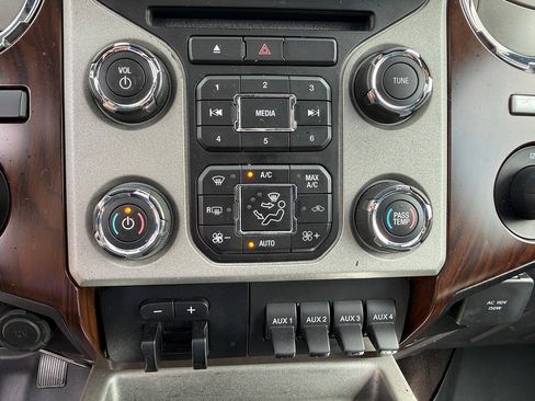 Used 2015 Ford F350 Lariat w/ Lariat Ultimate Package AWD/4WD image 21