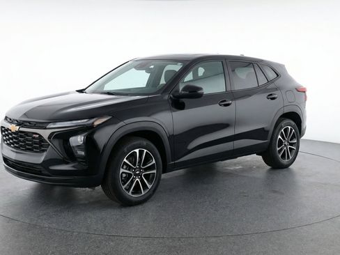 Used 2025 Chevrolet TrailBlazer LT image 3