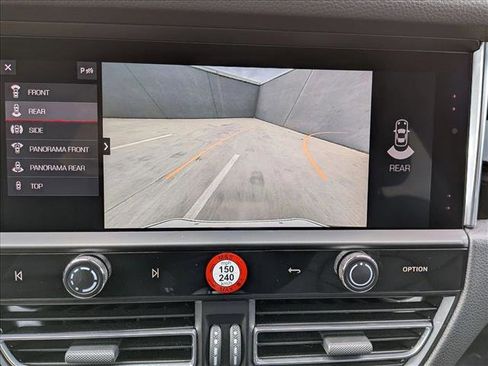 Certified 2025 Porsche Macan image 19