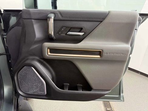 Used 2024 GMC Hummer EV 3X w/ LPO, Illumination Package image 28