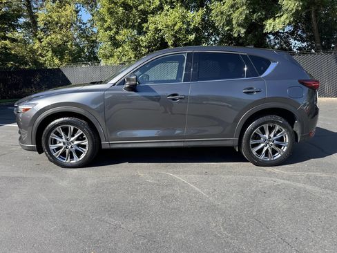 Used 2019 MAZDA CX-5 Signature image 2