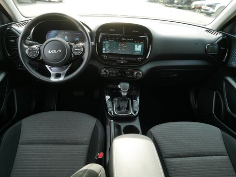 Certified 2025 Kia Soul EX FWD image 10