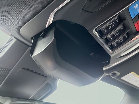 Used 2025 Jeep Wagoneer S Limited image 27