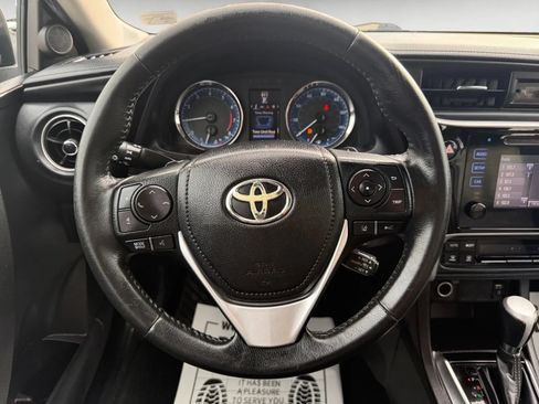 Used 2019 Toyota Corolla SE w/ Carpet Mat Package (TMS) FWD image 12
