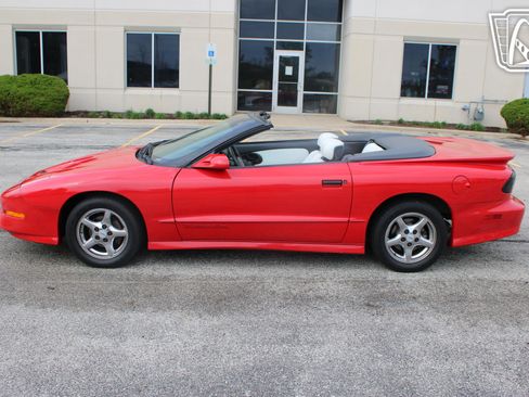Used 1995 Pontiac Firebird Convertible RWD image 4