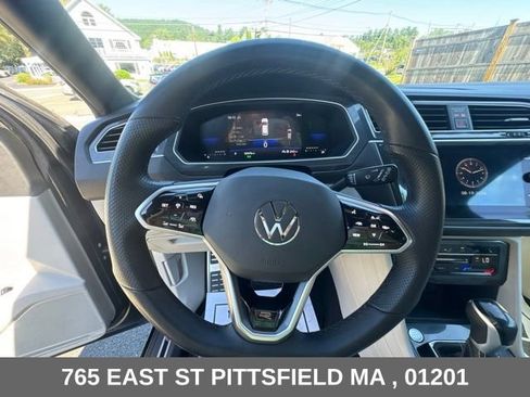 Used 2023 Volkswagen Tiguan SE R-Line AWD/4WD image 17