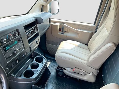Used 2023 GMC Savana 3500 Extended w/ Driver Convenience Package RWD image 20