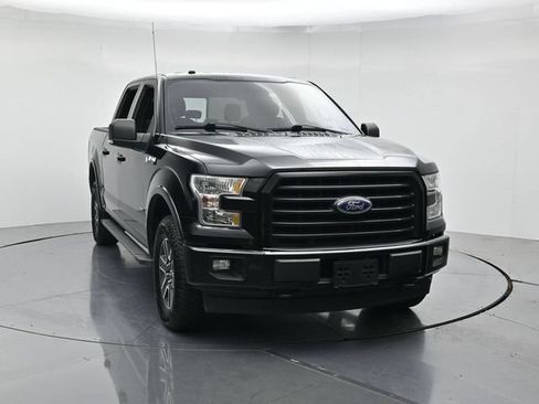 Used 2017 Ford F150 XLT w/ Equipment Group 302A Luxury AWD/4WD image 4