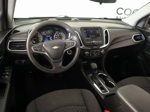 Used 2023 Chevrolet Equinox LT image 2