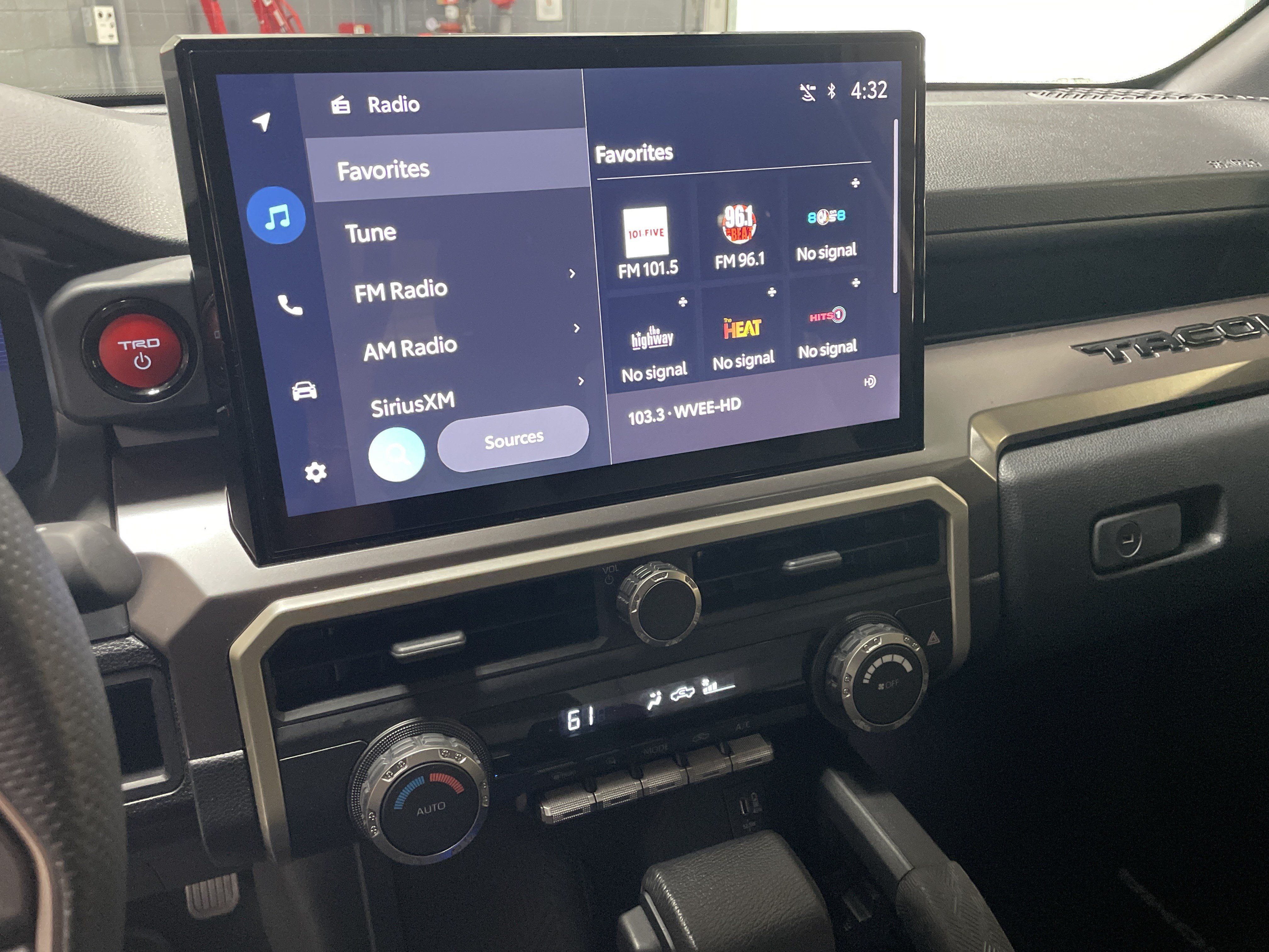 Used 2024 Toyota Tacoma TRD Off-Road AWD/4WD image 23