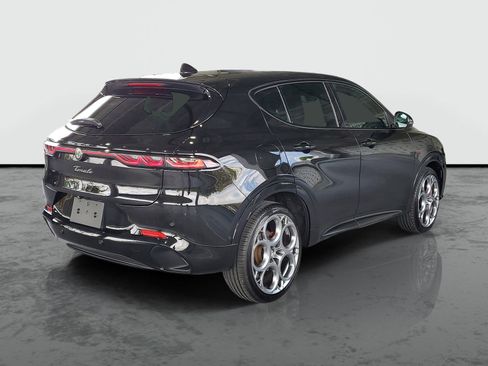 Used 2025 Alfa Romeo Tonale w/ Premium Package AWD/4WD image 2
