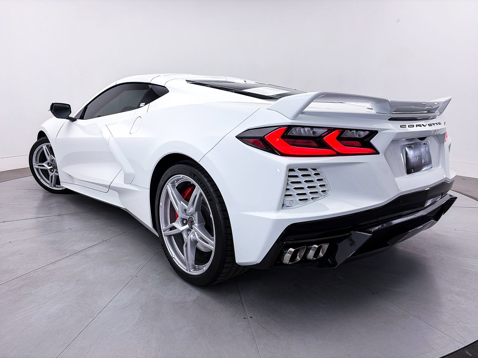 Used 2021 Chevrolet Corvette Stingray Premium Cpe w/ Z51 Performance Package RWD image 3