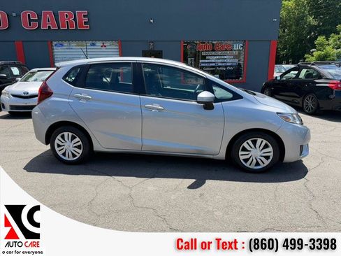 Used 2017 Honda Fit LX image 9