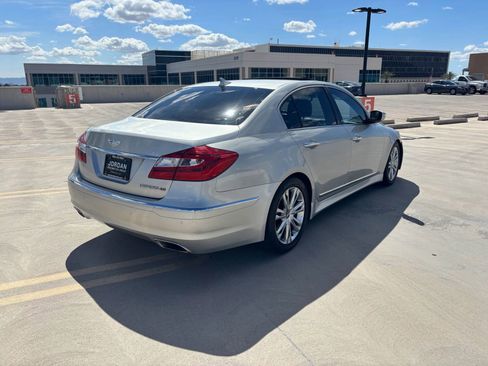 Used 2012 Hyundai Genesis 4.6 image 5