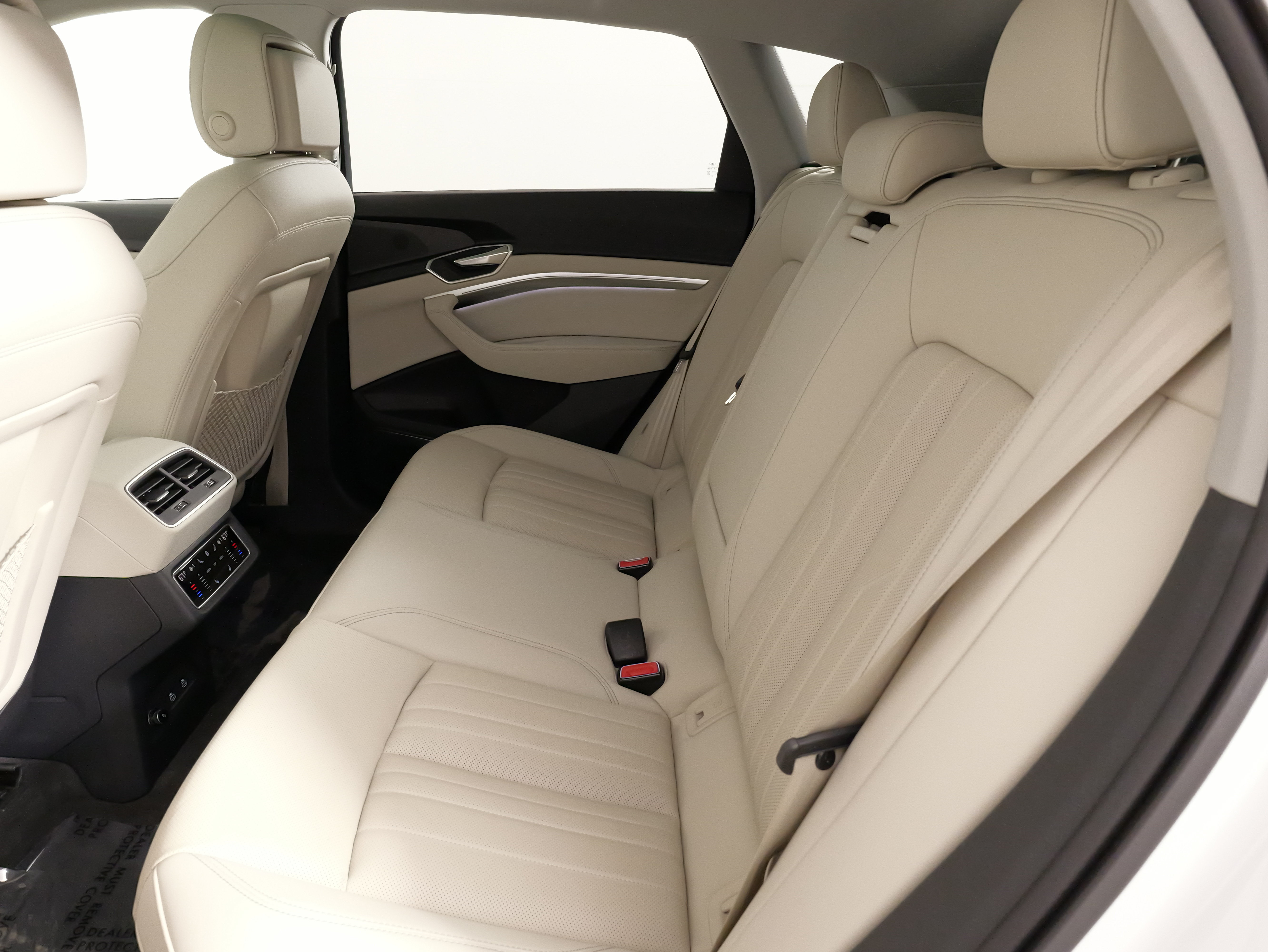 Used 2024 Audi Q8 e-tron Premium Plus w/ Premium Plus Package AWD/4WD image 34