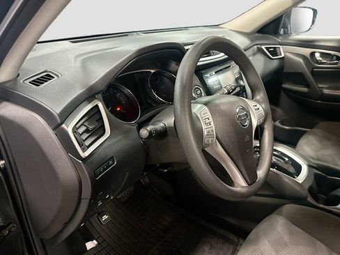 Used 2016 Nissan Rogue SV image 10