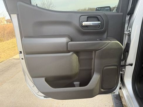 Used 2021 Chevrolet Silverado 1500 LT image 13