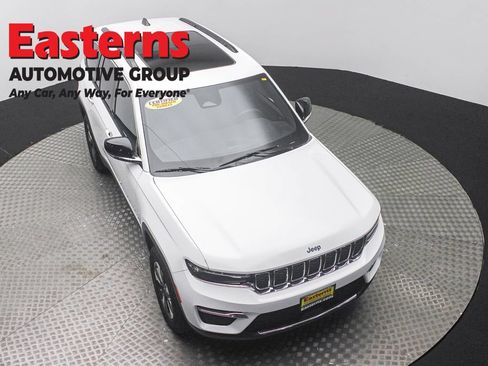 Used 2024 Jeep Grand Cherokee Limited 4xe AWD/4WD image 3
