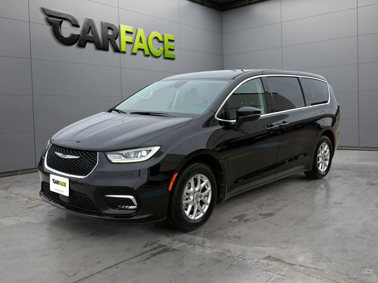 Used 2023 Chrysler Pacifica Touring-L FWD image 5
