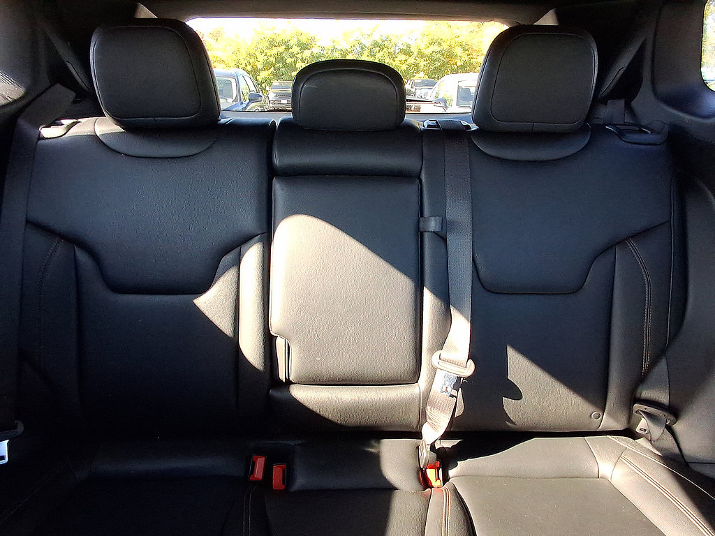 Used 2024 Jeep Compass Limited w/ Sun and Sound Group AWD/4WD image 4