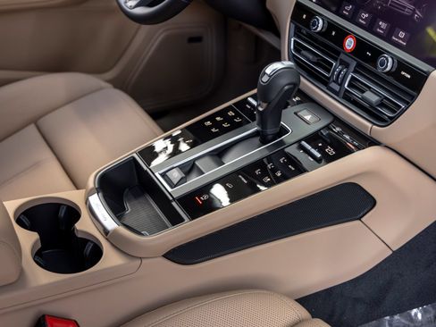 New 2026 Porsche Macan Turbo AWD/4WD image 55