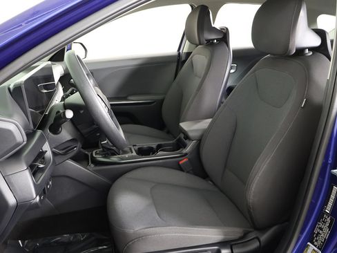 Used 2025 Kia K4 FWD image 29