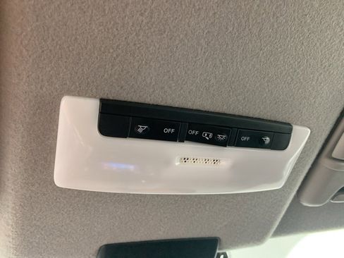 Used 2022 Nissan Kicks S image 27