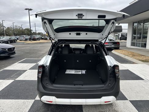 Used 2026 Nissan Kicks SR image 5