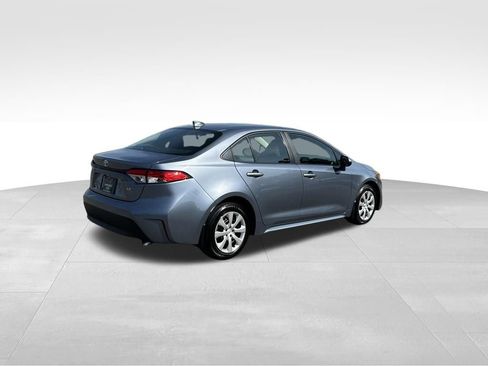 Used 2025 Toyota Corolla LE FWD image 4