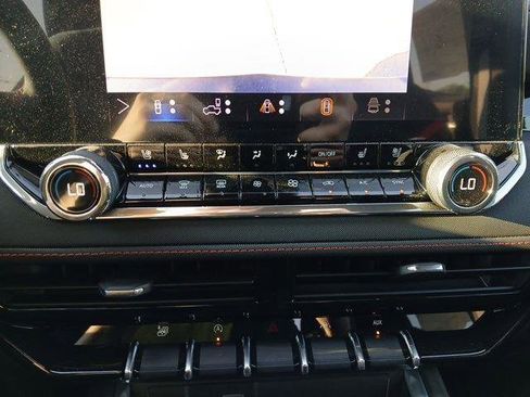 New 2025 Chevrolet Colorado Z71 w/ Midnight Edition image 22