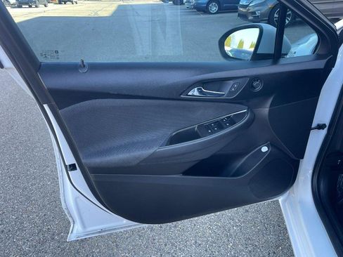 Used 2017 Chevrolet Cruze LS image 15