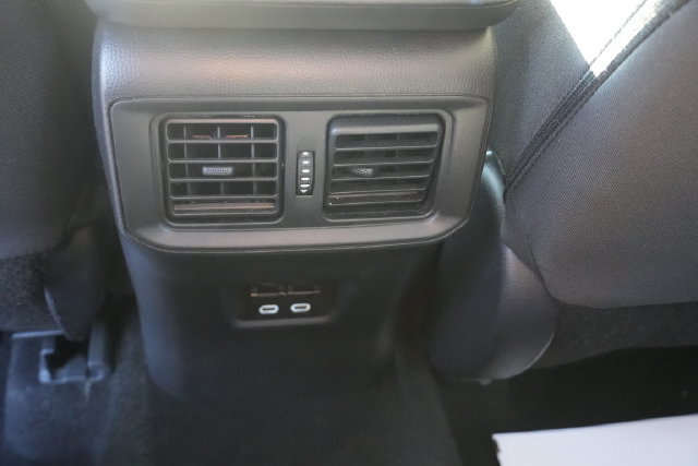 Used 2025 Toyota RAV4 XLE FWD image 17