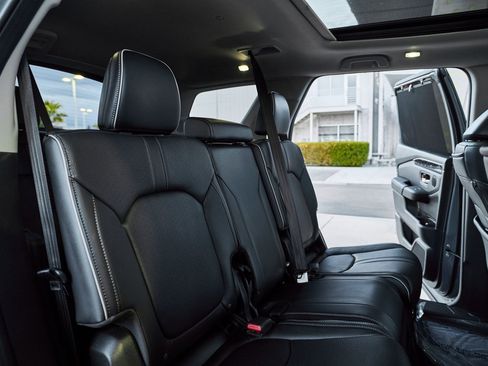 Used 2023 Honda Pilot Elite image 27