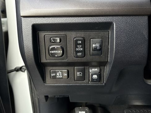 Used 2019 Toyota Tundra SR5 w/ SR5 Upgrade Package image 21