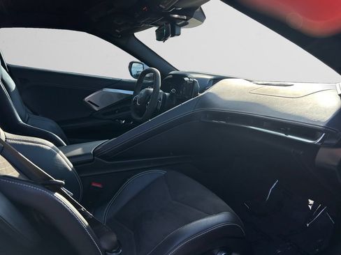Used 2020 Chevrolet Corvette Stingray Preferred Cpe w/ 2LT Preferred Equipment Group RWD image 17