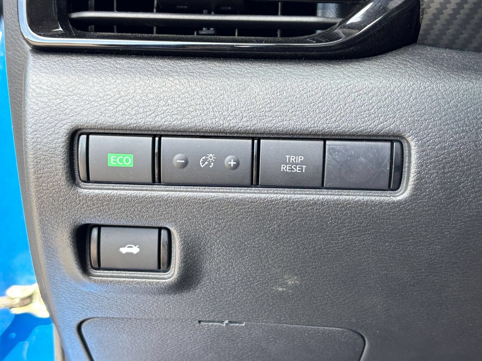 Used 2025 Nissan Sentra SV FWD image 21