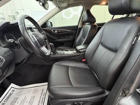 Used 2018 INFINITI Q50 Luxe w/ Essential Package (3.0T Luxe) image 9