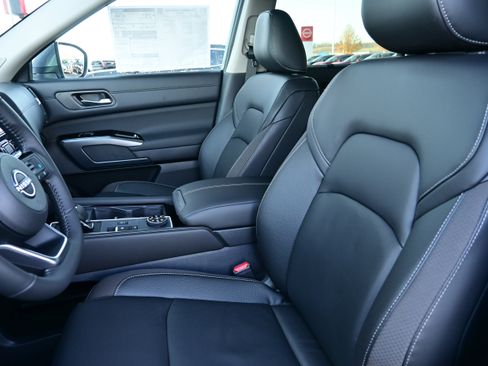 New 2025 Nissan Pathfinder SL w/ SL Premium Package image 27