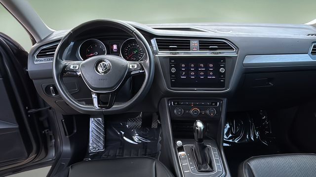 Used 2020 Volkswagen Tiguan SE w/ Panoramic Sunroof Package FWD image 10