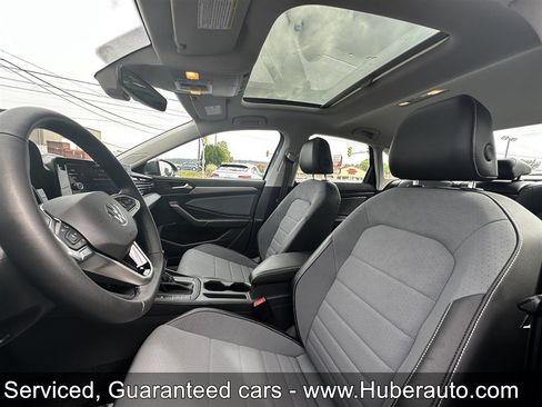 Used 2026 Volkswagen Jetta SE FWD image 11