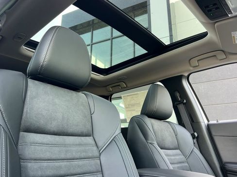 New 2025 Mitsubishi Outlander SE image 18