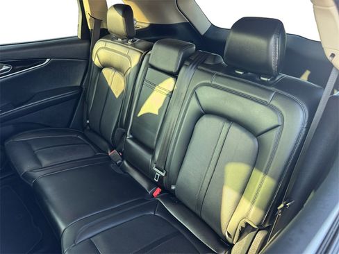 Used 2021 Lincoln Nautilus Reserve w/ Equipment Group 201A image 13