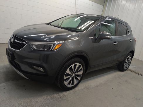 Used 2018 Buick Encore Essence AWD/4WD image 2