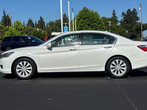 Used 2015 Honda Accord EX-L image 2