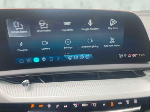 Certified 2025 Cadillac Optiq Sport 2 AWD/4WD image 23