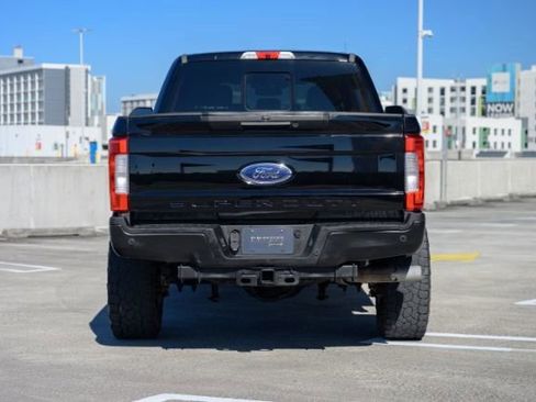 Used 2017 Ford F250 Lariat w/ Lariat Ultimate Package image 4