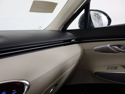 Used 2023 Genesis GV70 2.5T w/ Advanced Package image 7