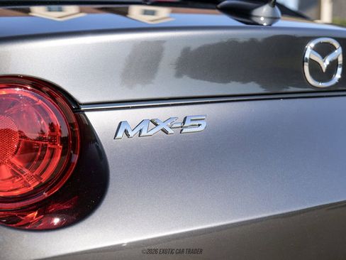 Used 2017 MAZDA MX-5 Miata RF Grand Touring RWD image 57